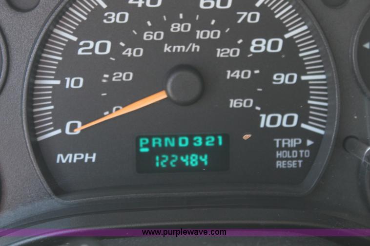 image for item J2109 2006 Chevrolet Express 3500 Cargo van