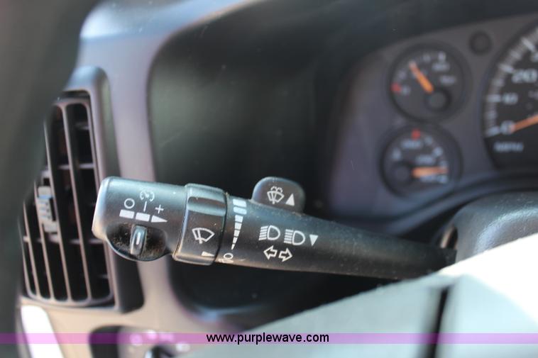 image for item J2109 2006 Chevrolet Express 3500 Cargo van