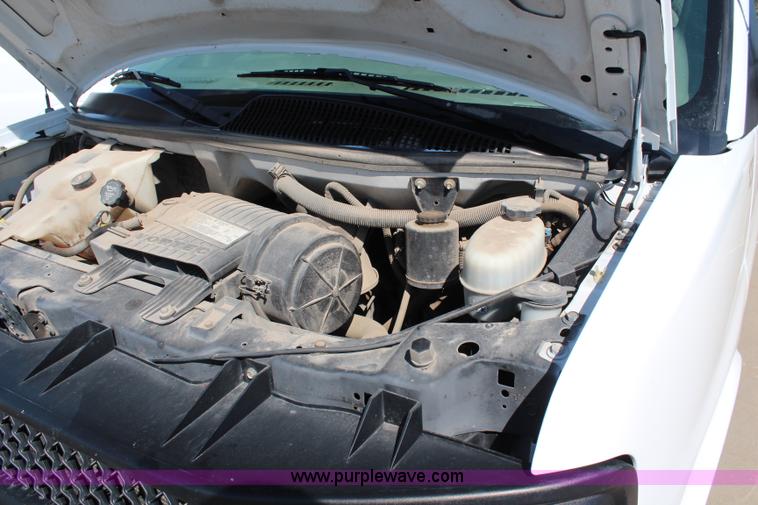 image for item J2109 2006 Chevrolet Express 3500 Cargo van