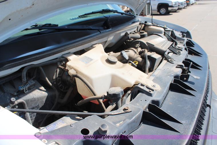 image for item J2109 2006 Chevrolet Express 3500 Cargo van