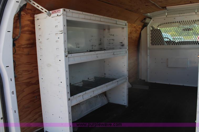 image for item J2109 2006 Chevrolet Express 3500 Cargo van