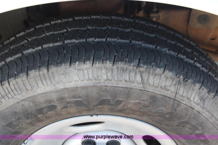 image for item J2109 2006 Chevrolet Express 3500 Cargo van