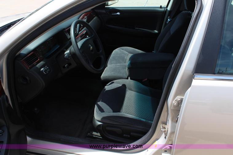 image for item J2126 2008 Chevrolet Impala LS