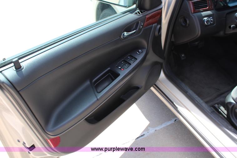 image for item J2126 2008 Chevrolet Impala LS