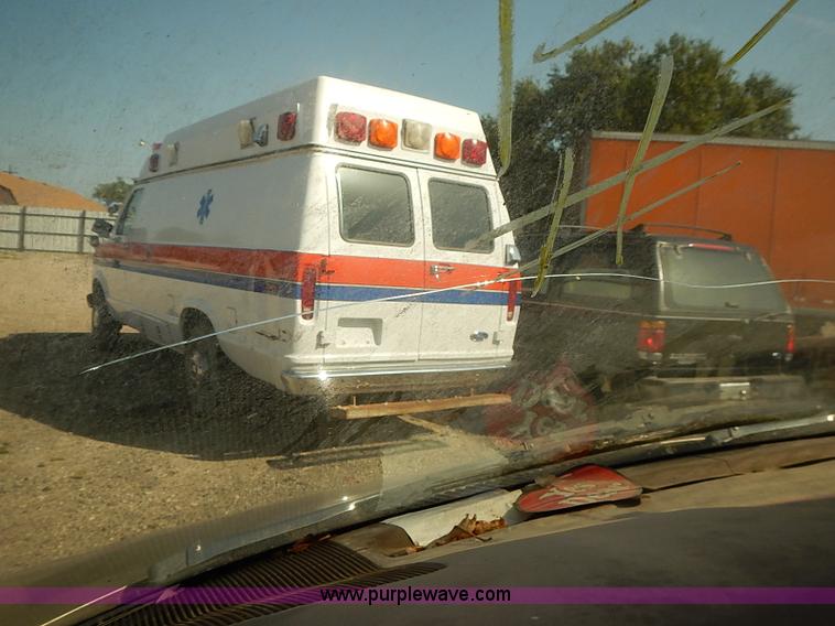 image for item J3127 1993 Chevrolet Astro van