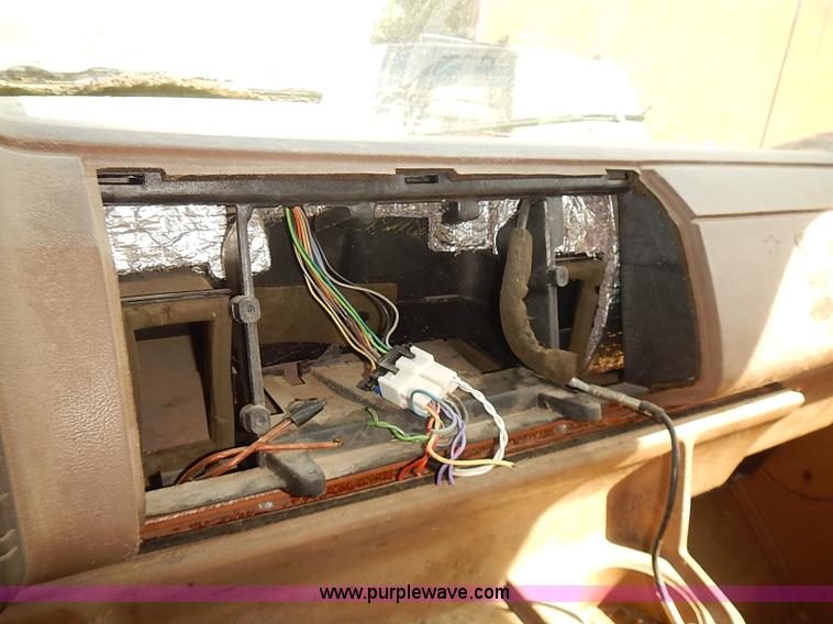 image for item J3127 1993 Chevrolet Astro van