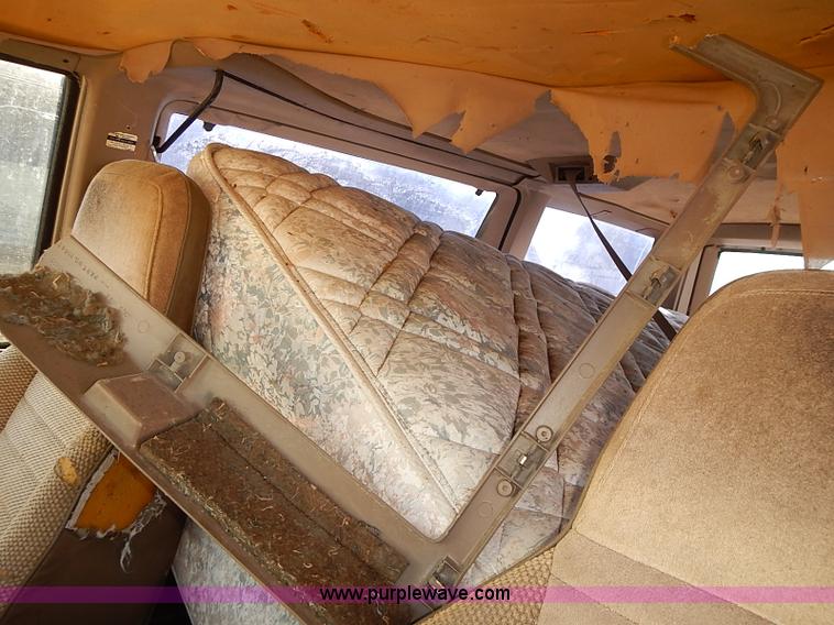 image for item J3127 1993 Chevrolet Astro van