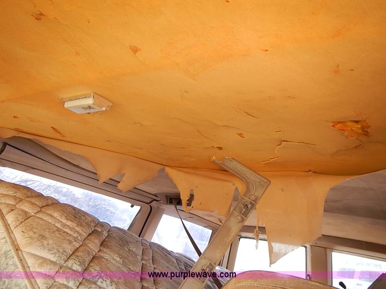 image for item J3127 1993 Chevrolet Astro van