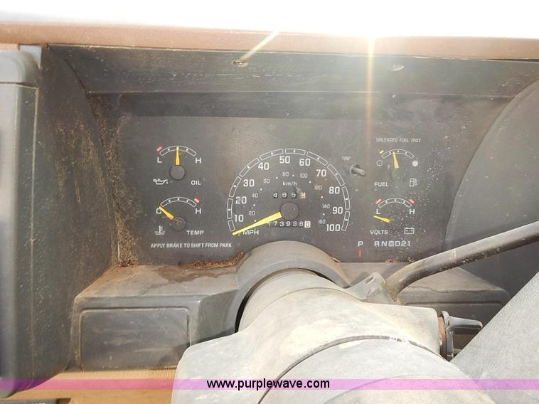 image for item J3127 1993 Chevrolet Astro van