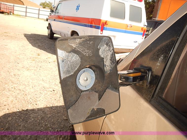 image for item J3127 1993 Chevrolet Astro van