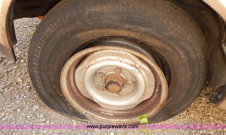 image for item J3127 1993 Chevrolet Astro van