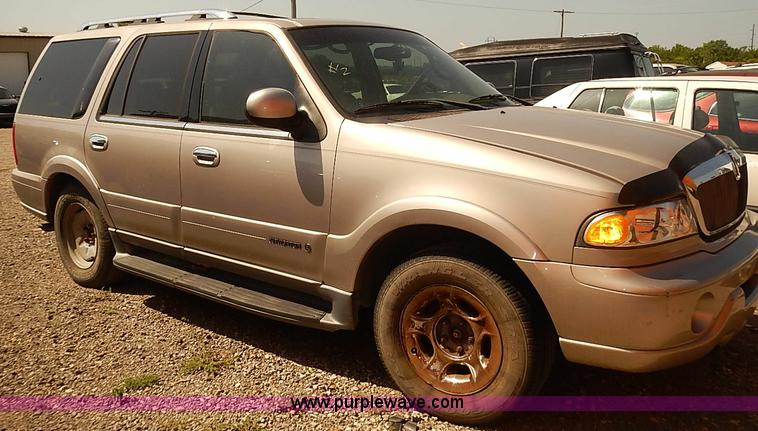image for item J3139 2002 Lincoln Navigator SUV