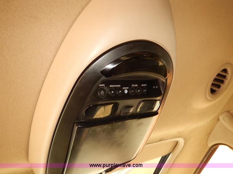 image for item J3139 2002 Lincoln Navigator SUV