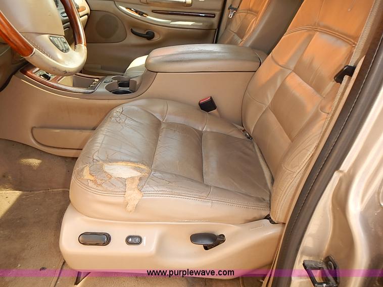 image for item J3139 2002 Lincoln Navigator SUV