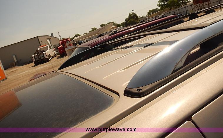 image for item J3139 2002 Lincoln Navigator SUV