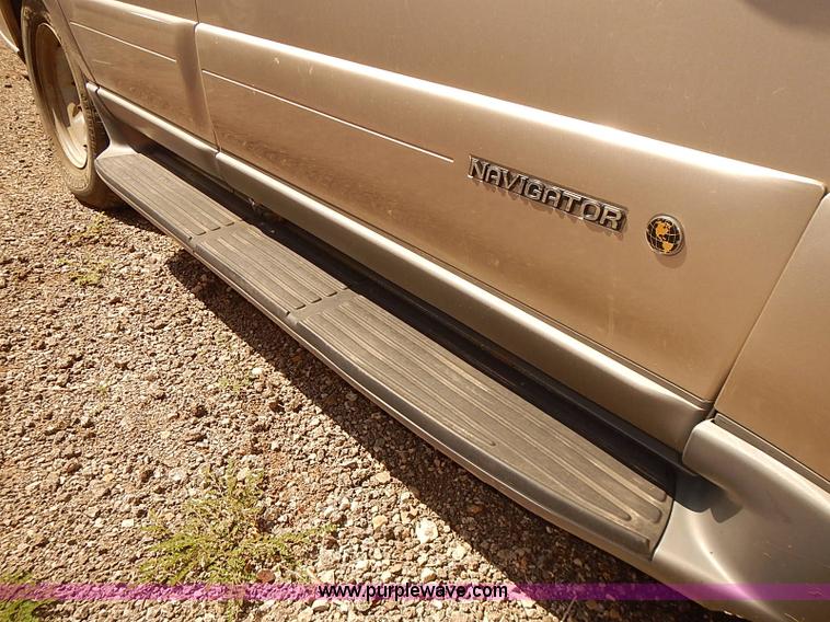 image for item J3139 2002 Lincoln Navigator SUV
