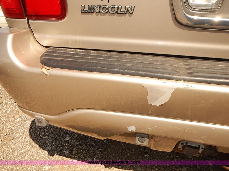 image for item J3139 2002 Lincoln Navigator SUV
