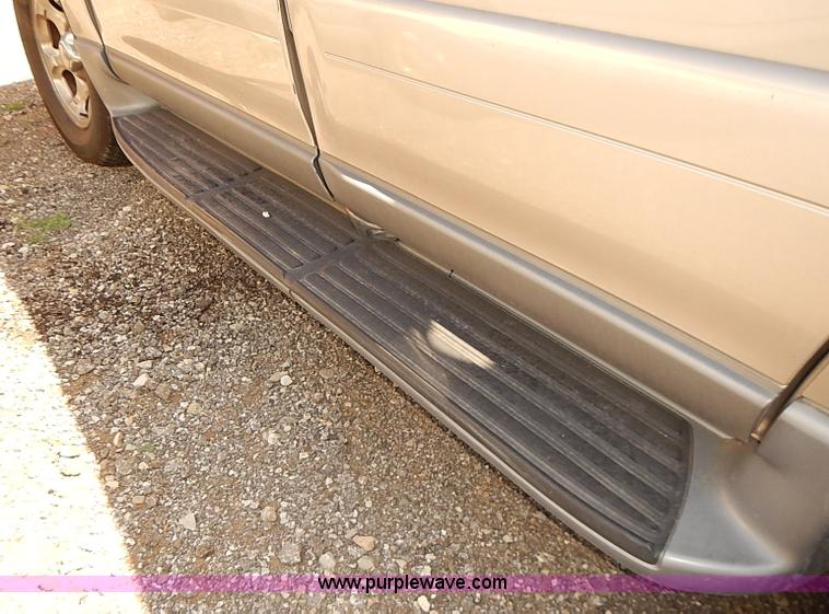 image for item J3139 2002 Lincoln Navigator SUV