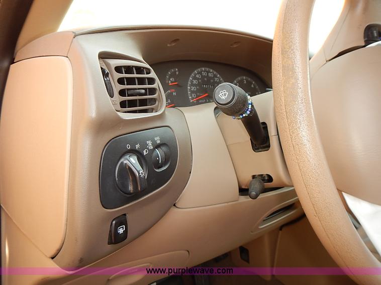 image for item J3140 1997 Ford Expedition XLT SUV