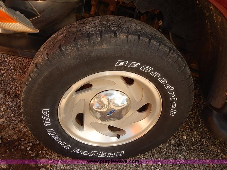 image for item J3140 1997 Ford Expedition XLT SUV