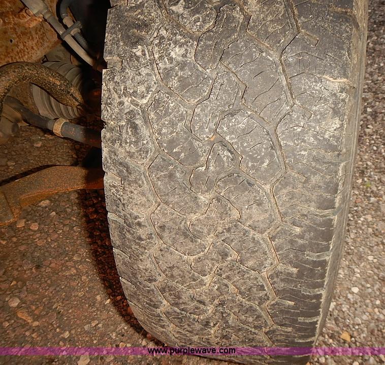 image for item J3140 1997 Ford Expedition XLT SUV