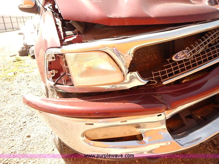 image for item J3140 1997 Ford Expedition XLT SUV