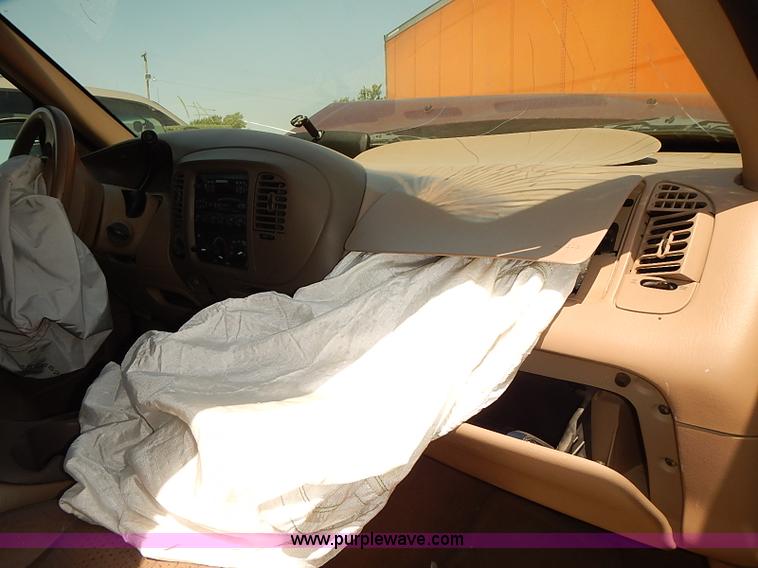 image for item J3140 1997 Ford Expedition XLT SUV