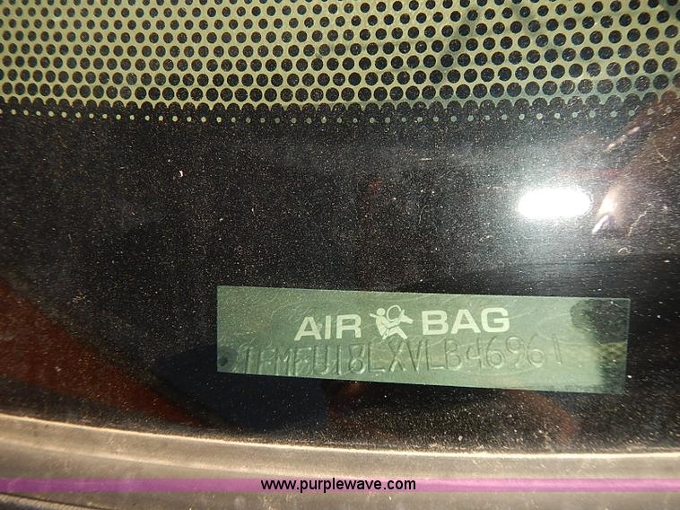 image for item J3140 1997 Ford Expedition XLT SUV