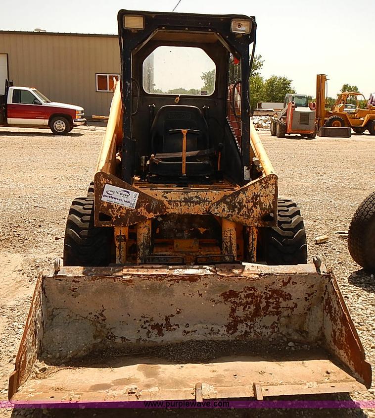 image for item J3142 2001 Mustang 2042 skid steer