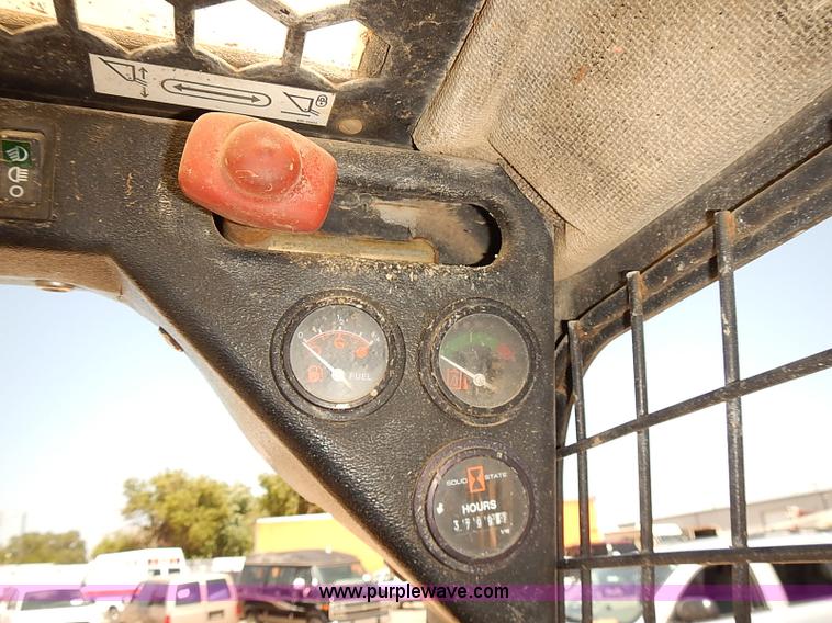 image for item J3142 2001 Mustang 2042 skid steer