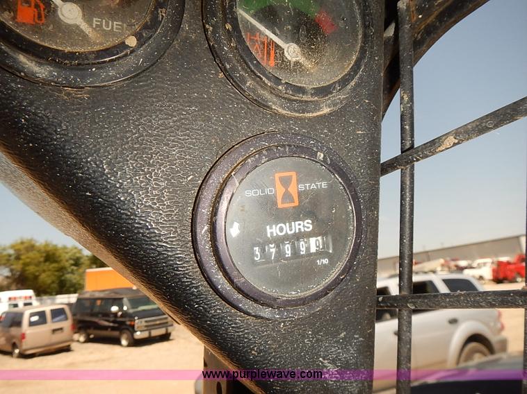 image for item J3142 2001 Mustang 2042 skid steer