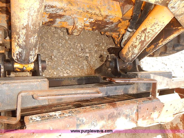 image for item J3142 2001 Mustang 2042 skid steer