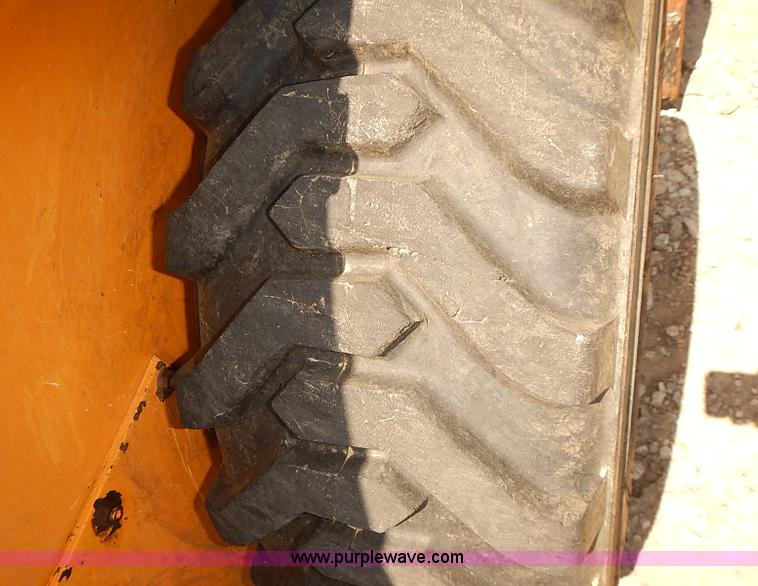 image for item J3142 2001 Mustang 2042 skid steer