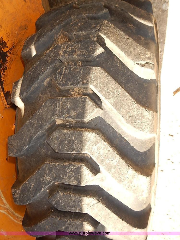 image for item J3142 2001 Mustang 2042 skid steer