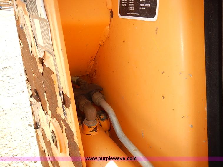 image for item J3142 2001 Mustang 2042 skid steer