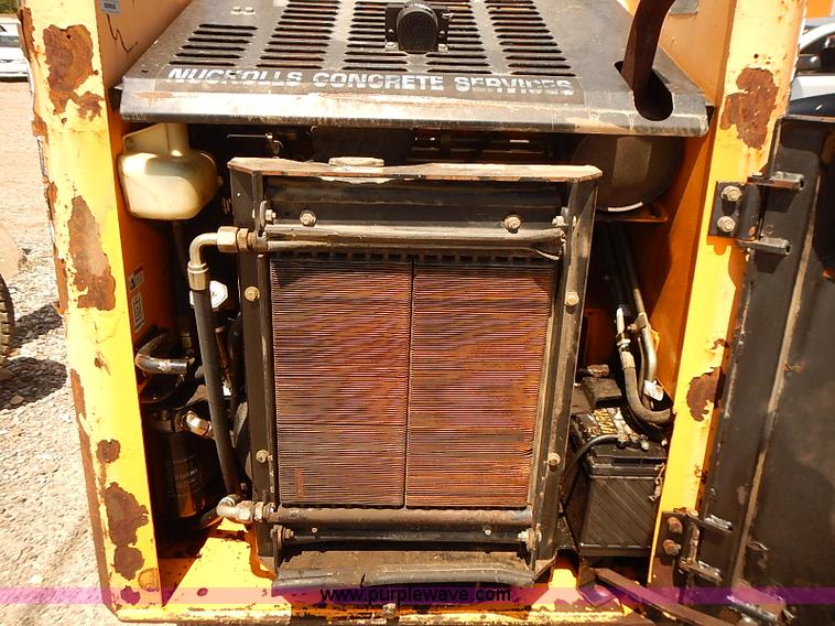 image for item J3142 2001 Mustang 2042 skid steer