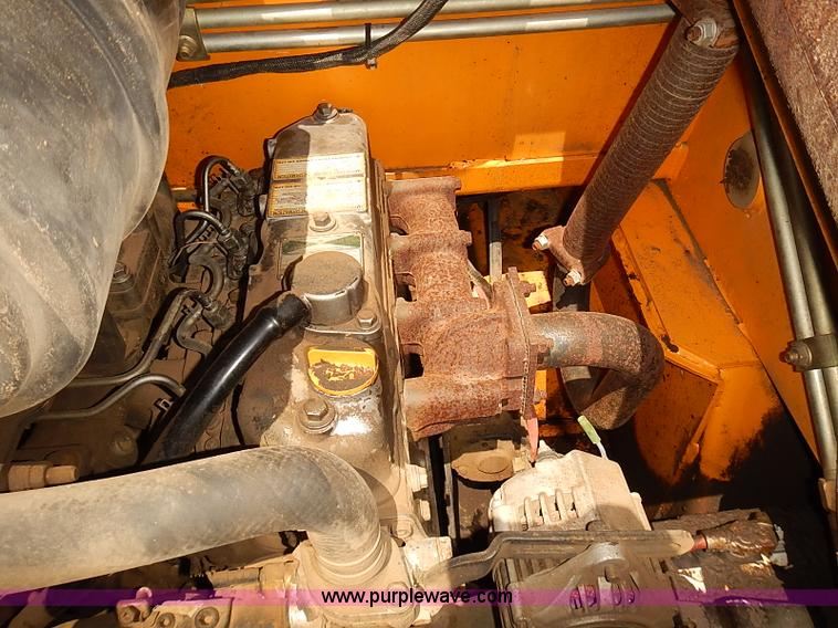 image for item J3142 2001 Mustang 2042 skid steer