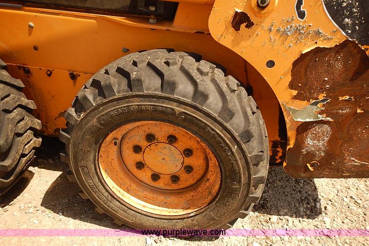 image for item J3142 2001 Mustang 2042 skid steer