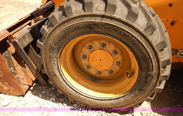 image for item J3142 2001 Mustang 2042 skid steer