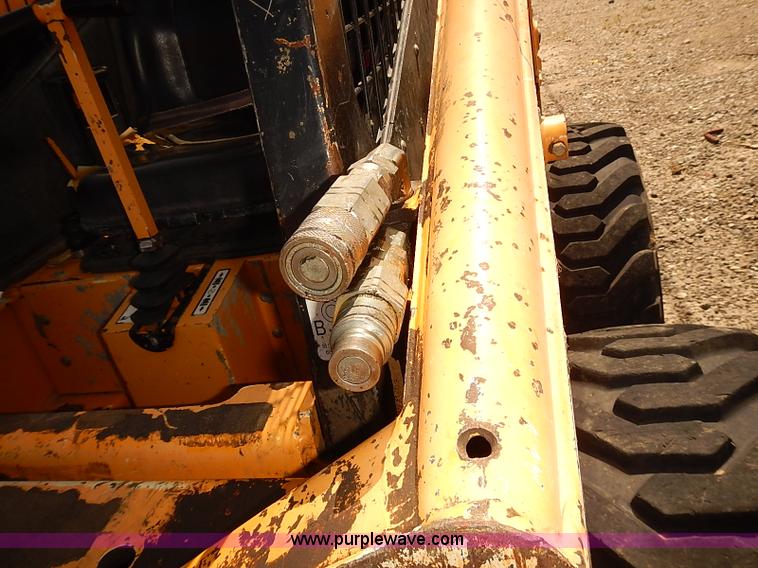 image for item J3142 2001 Mustang 2042 skid steer
