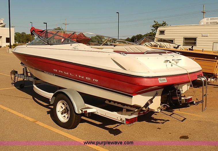image for item J3151 1995 Bayliner Sport Capri 1850 SS boat