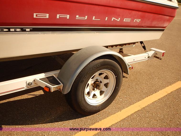 image for item J3151 1995 Bayliner Sport Capri 1850 SS boat