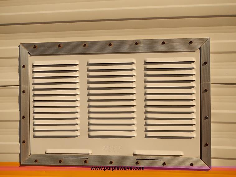 image for item J3152 1977 Coachman Cadet camper