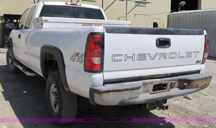 image for item Z9184 2006 Chevrolet Silverado 2500HD Ext. Cab pickup truck