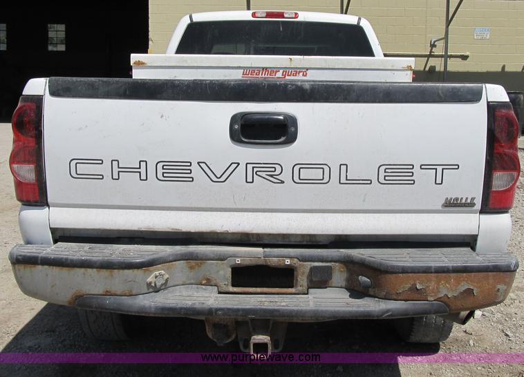 image for item Z9184 2006 Chevrolet Silverado 2500HD Ext. Cab pickup truck