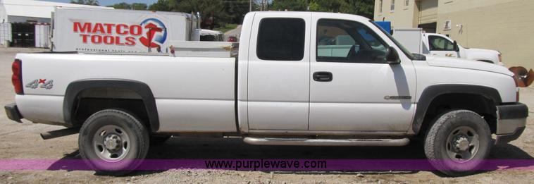 image for item Z9184 2006 Chevrolet Silverado 2500HD Ext. Cab pickup truck