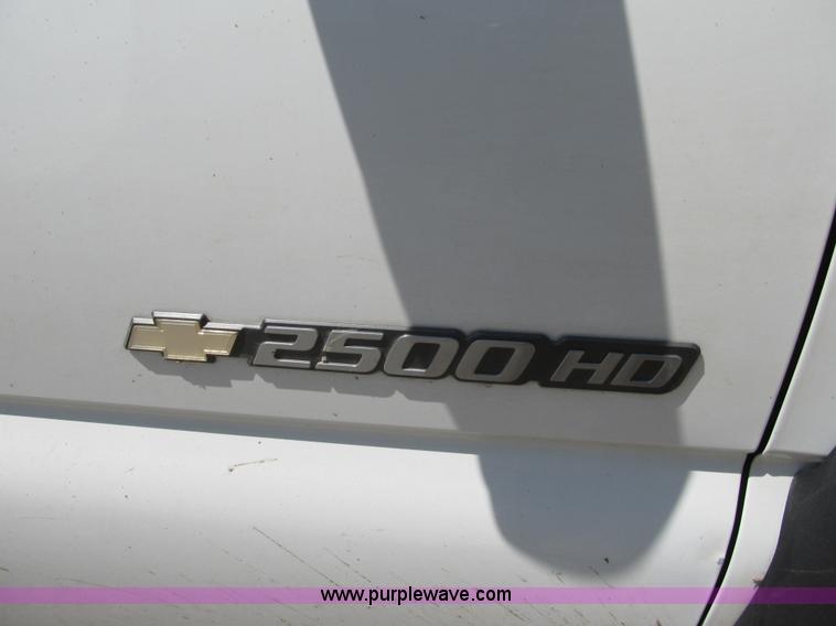 image for item Z9184 2006 Chevrolet Silverado 2500HD Ext. Cab pickup truck
