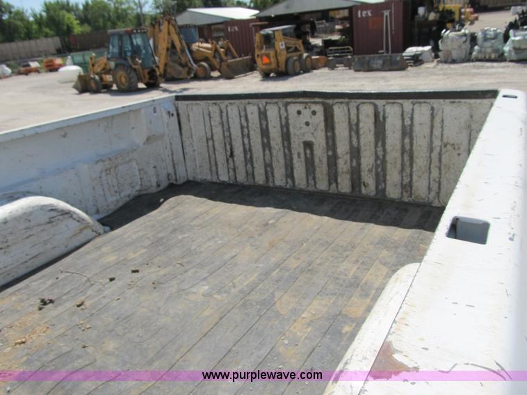 image for item Z9184 2006 Chevrolet Silverado 2500HD Ext. Cab pickup truck