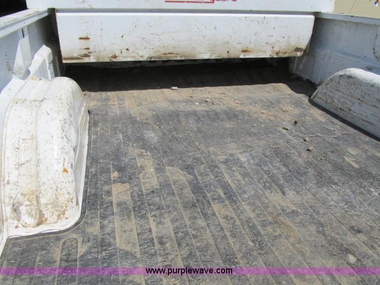 image for item Z9184 2006 Chevrolet Silverado 2500HD Ext. Cab pickup truck