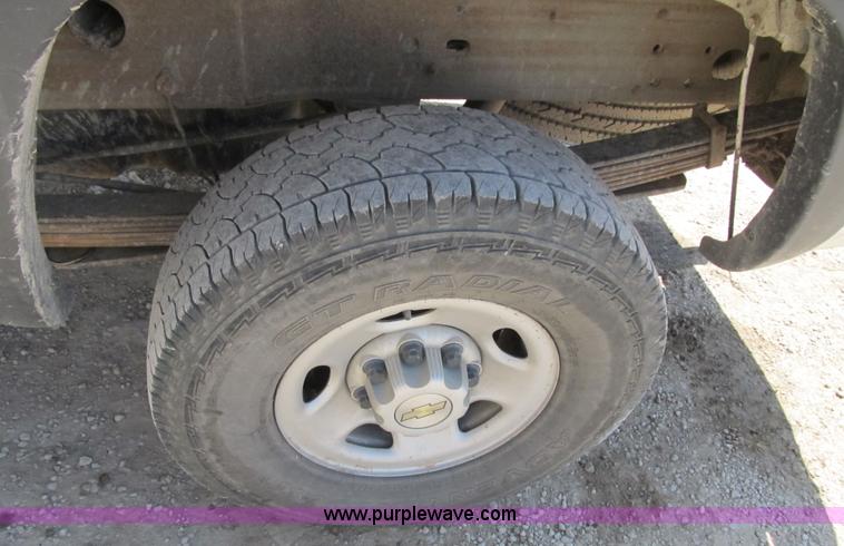 image for item Z9184 2006 Chevrolet Silverado 2500HD Ext. Cab pickup truck